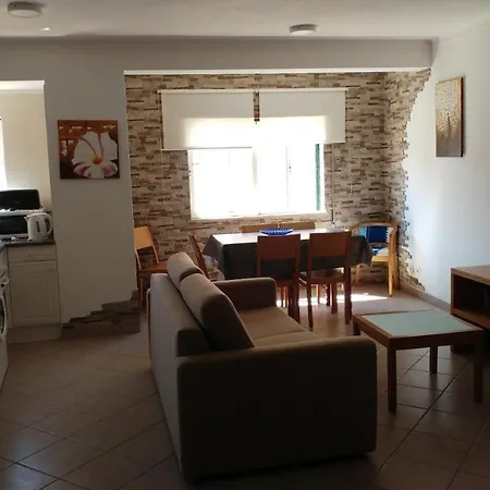 卡斯特罗达罗沙公寓