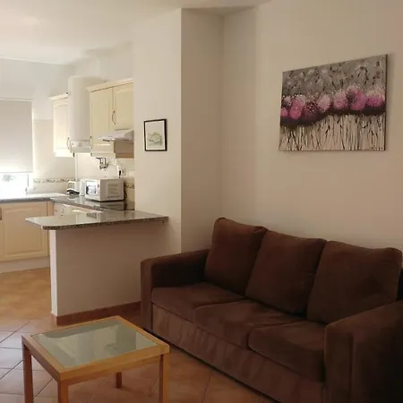 卡斯特罗达罗沙公寓 4* 波尔蒂芒