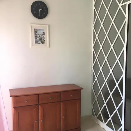 卡斯特罗达罗沙公寓 4*