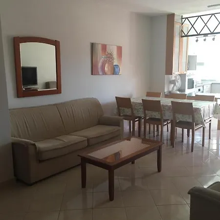 卡斯特罗达罗沙公寓