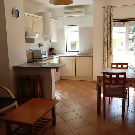 卡斯特罗达罗沙公寓 波尔蒂芒